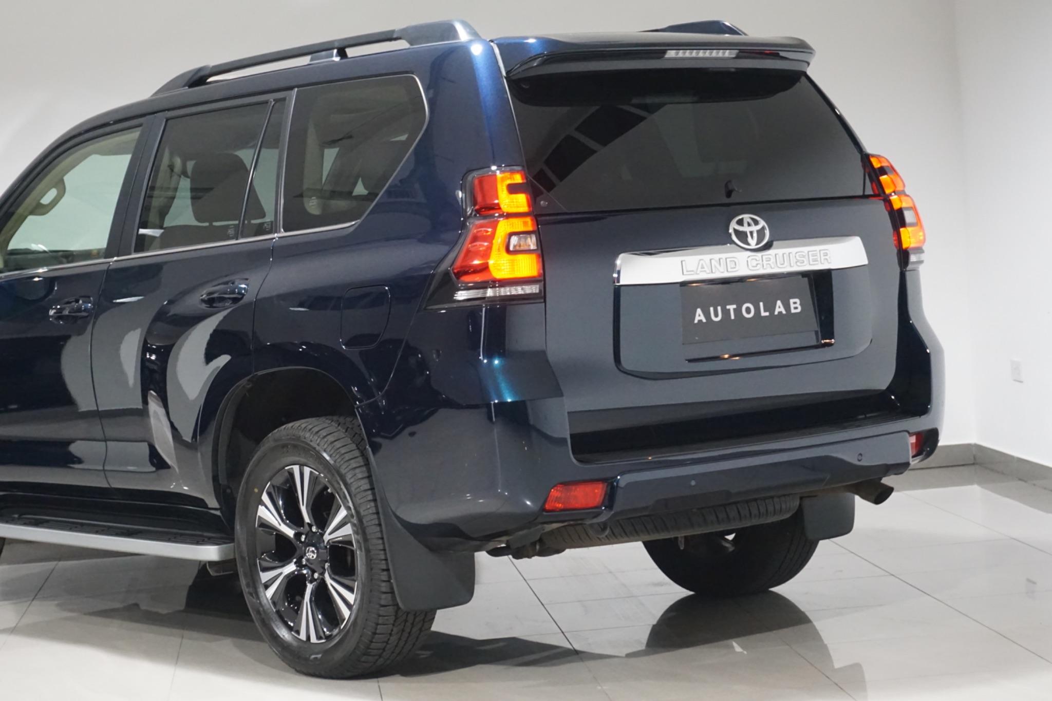 Toyota Land Cruiser 2.8D Invincible Auto 4WD Euro 6 (s/s) 5dr (7 Seat)